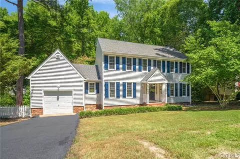 7807 Flag Tail Dr, Midlothian, VA 23112