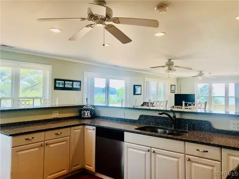 Kitchen - 62 River Rd, North, VA 23128 photo 3 of 4