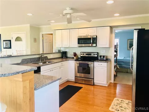 Kitchen - 62 River Rd, North, VA 23128 photo 1 of 4