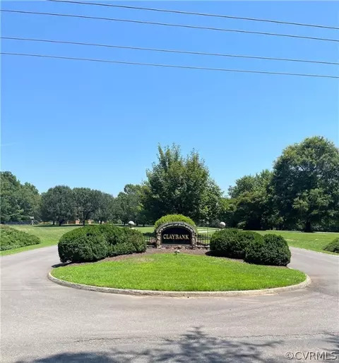 208 Three Oaks Ct, Hanover, VA 23192