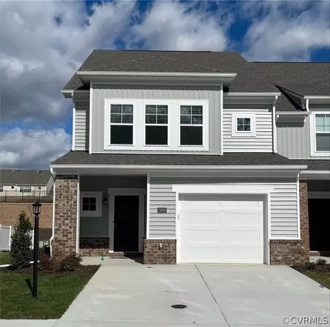 3724 Irby Pond Dr, Midlothian, VA 23112