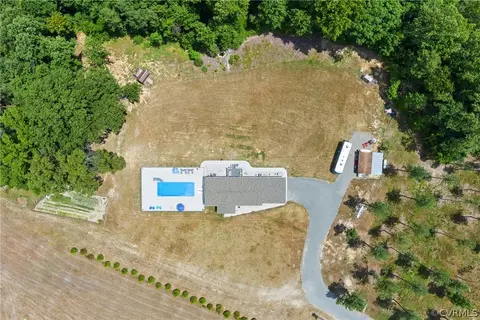 8258 Mount Eagle Rd, Ashland, VA 23005