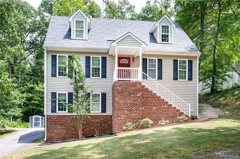 211 Fairwood Dr, Midlothian, VA 23235