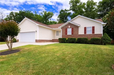 125 Briarcliffe Ct, Colonial Heights, VA 23834