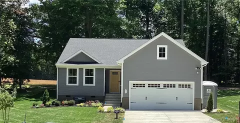 33 Highgate Dr, Hartfield, VA 23071