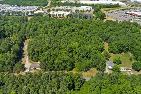 10247 Ashcake Rd, Hanover, VA 23005