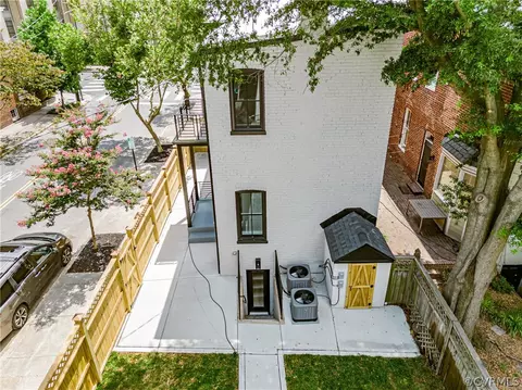 Exterior - 2000 Grove Ave, Richmond, VA 23220 photo 6 of 8
