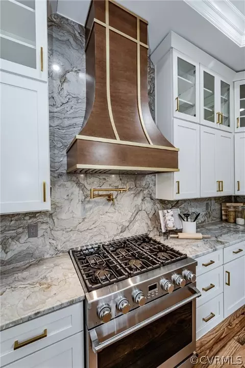 Kitchen - 2000 Grove Ave, Richmond, VA 23220 photo 10 of 10