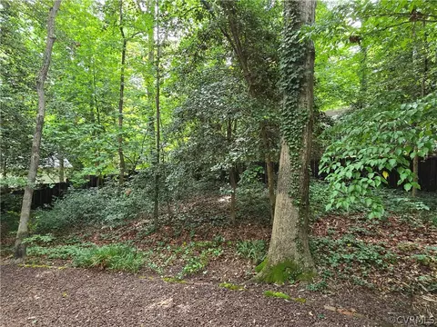 Exterior - 5909 Bliley Rd, Richmond, VA 23225 photo 8 of 11