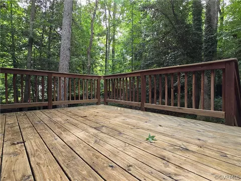 Exterior - 5909 Bliley Rd, Richmond, VA 23225 photo 7 of 11