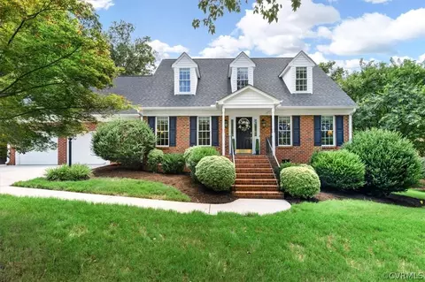 4211 Stebbins St, Chester, VA 23831