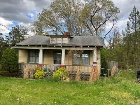2241 Meadow Rd, Sandston, VA 23150