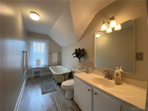 Bath - 722 S Broad St, Kenbridge, VA 23944 photo 7 of 7