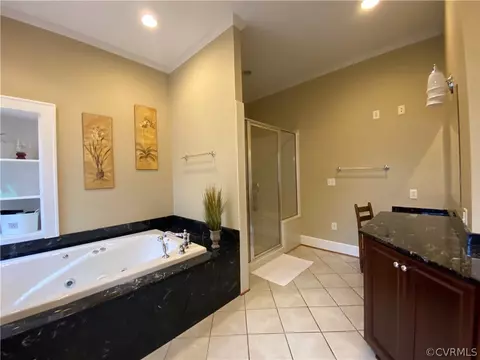 Bath - 722 S Broad St, Kenbridge, VA 23944 photo 2 of 7
