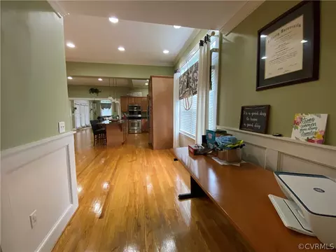 Entry Way - 722 S Broad St, Kenbridge, VA 23944 photo 2 of 3
