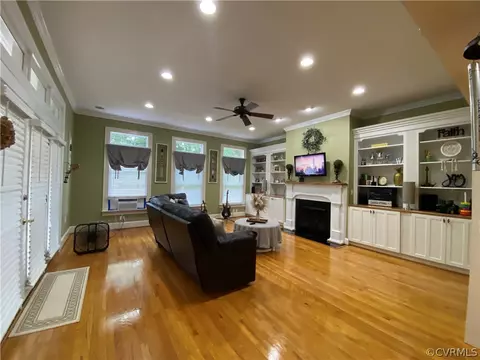 Living - 722 S Broad St, Kenbridge, VA 23944 photo 3 of 3