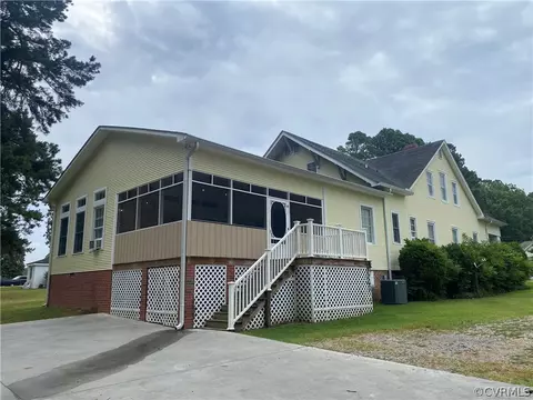 Exterior - 722 S Broad St, Kenbridge, VA 23944 photo 2 of 3