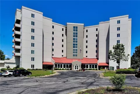 301 Beacon Ridge Dr #703, Hopewell, VA 23860