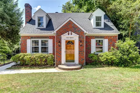 718 Jefferson Pl, Petersburg, VA 23803