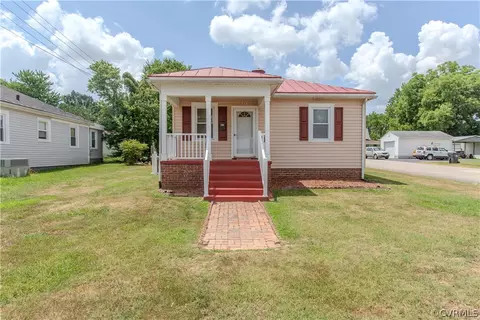 217 Maple Ave, Colonial Heights, VA 23834