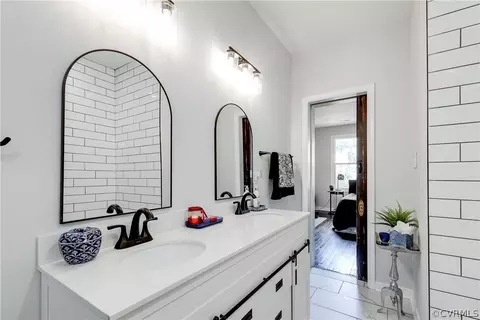 Bath - 104 Overbrook Rd, Richmond, VA 23222 photo 2 of 6
