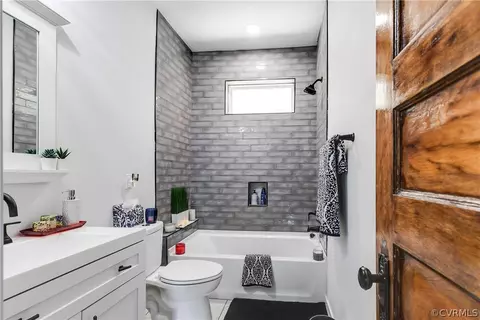Bath - 104 Overbrook Rd, Richmond, VA 23222 photo 5 of 6
