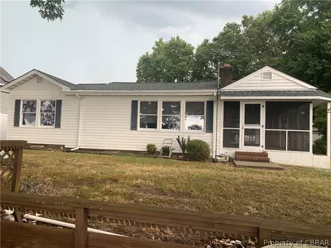 4610 Hermitage Ln, Gloucester, VA 23061 photo 3