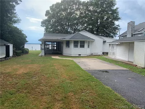 4610 Hermitage Ln, Gloucester, VA 23061 photo 2