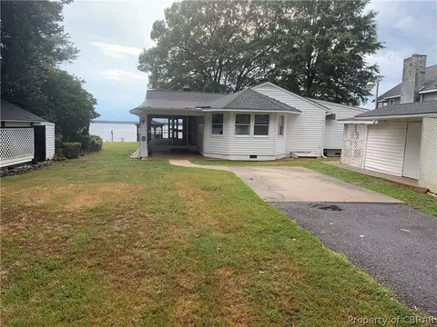 4610 Hermitage Ln, Gloucester, VA 23061