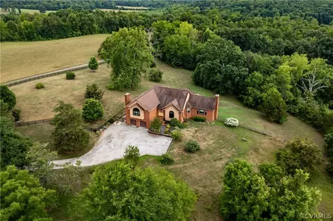 9776 Five Forks Rd, Farmville, VA 23901