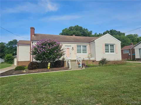 21420 Warren Ave, Petersburg, VA 23803