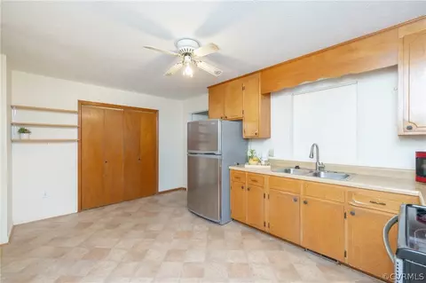 214 Forest Dr, Blackstone, VA 23824 photo 8