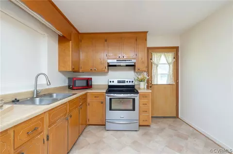 214 Forest Dr, Blackstone, VA 23824 photo 7