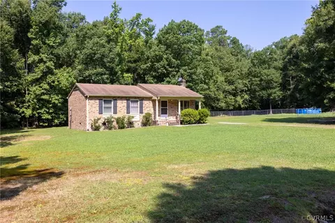 214 Forest Dr, Blackstone, VA 23824 photo 2