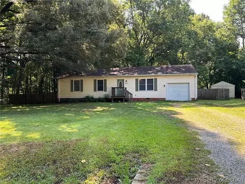 6627 Valley Dr, Gloucester, VA 23061