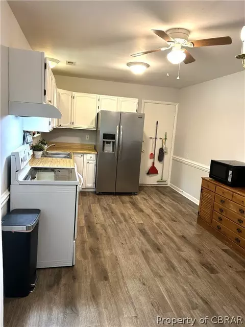 Kitchen - 6627 Valley Dr, Gloucester, VA 23061 photo 2 of 2