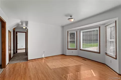 Living - 4612 Edrie Dr, Sutherland, VA 23885 photo 5 of 7