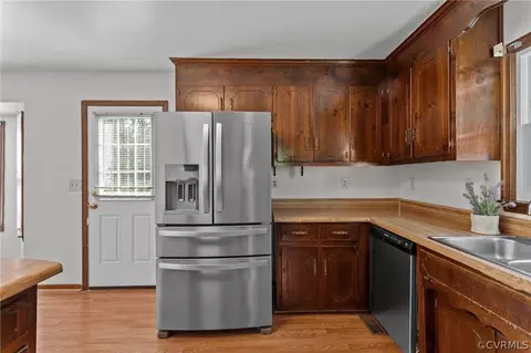 Kitchen - 4612 Edrie Dr, Sutherland, VA 23885 photo 2 of 4