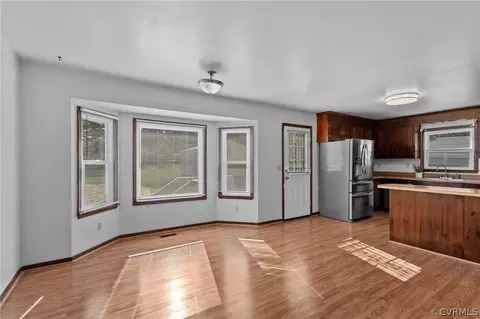 Living - 4612 Edrie Dr, Sutherland, VA 23885 photo 4 of 7