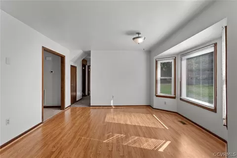 Living - 4612 Edrie Dr, Sutherland, VA 23885 photo 6 of 7