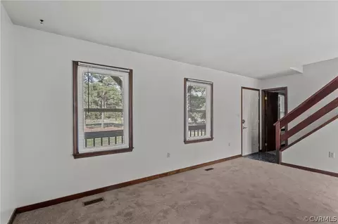 Living - 4612 Edrie Dr, Sutherland, VA 23885 photo 2 of 7