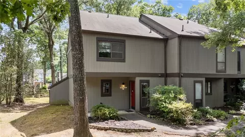 11739 S Briar Patch Dr, Midlothian, VA 23113