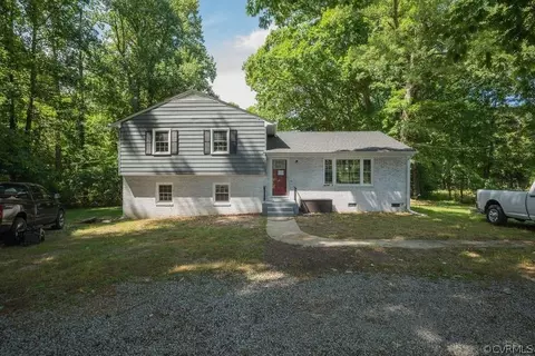 823 Yellow Bird Rd, Blackstone, VA 23824
