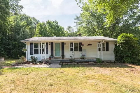 10140 Old Courthouse Rd, Appomattox, VA 24522
