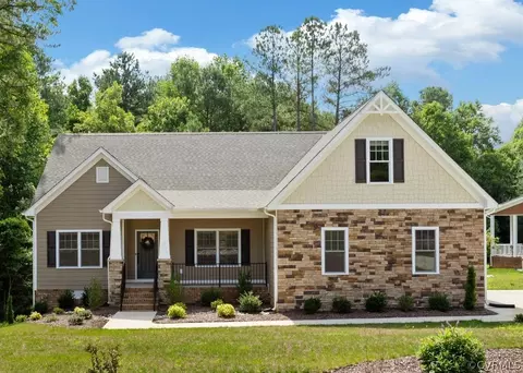 5255 Brandon Pines Dr, Providence Forge, VA 23140