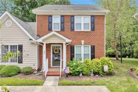 299 Robinson St #8, Ashland, VA 23005