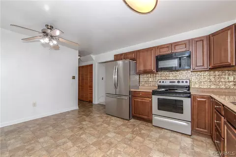 2929 Speeks Dr, Midlothian, VA 23112 photo 17
