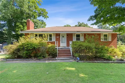 10500 Dakins Dr, North Chesterfield, VA 23236