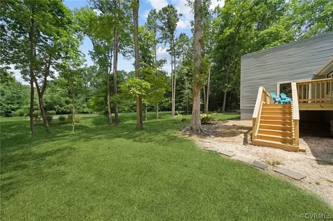 Exterior - 13914 Barnes Spring Rd, Midlothian, VA 23112 photo 5 of 7