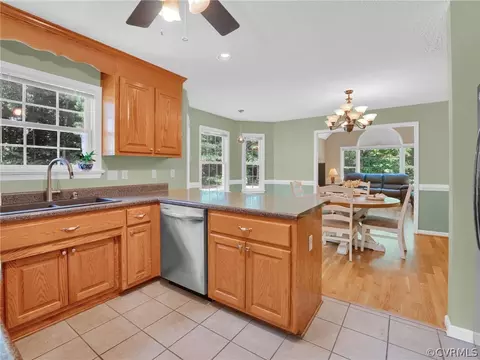 Kitchen - 19150 S Crater Rd, Carson, VA 23830 photo 4 of 4